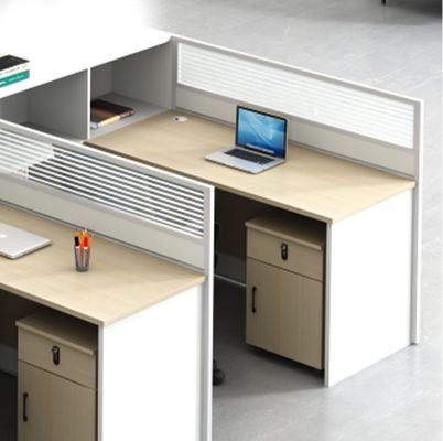 Moderno personale semplice schermo ufficio scrivania e sedia combinazione 3 persone Cubicolo modulare in legno ufficio scrivania